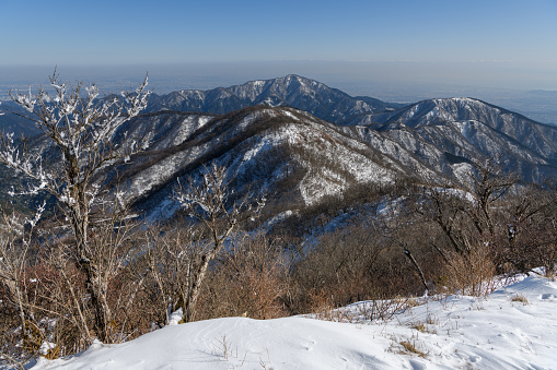 Mount Tonodake is the most popular mountain in Tanzawa Mountains. On sunny days off, many climbers rest and have lunch at the summit.