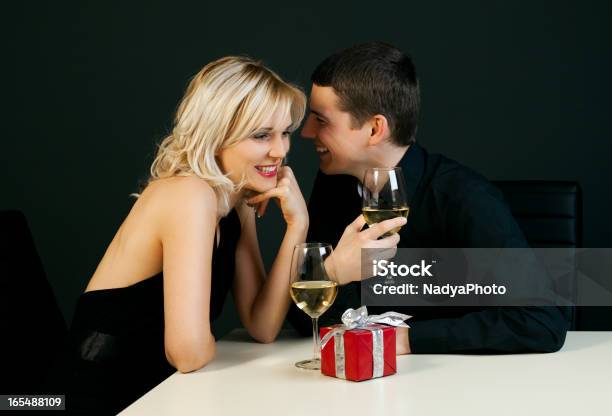 Whisper Stockfoto und mehr Bilder von Alkoholisches Getränk - Alkoholisches Getränk, Angesicht zu Angesicht, Berühren