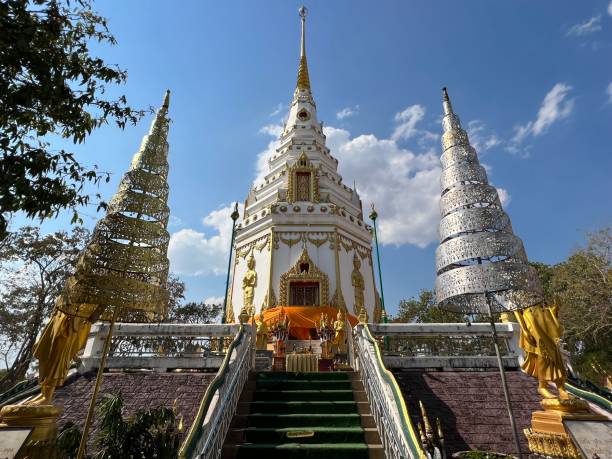 istock Wat Phra That Mahachai Temple 1654906203