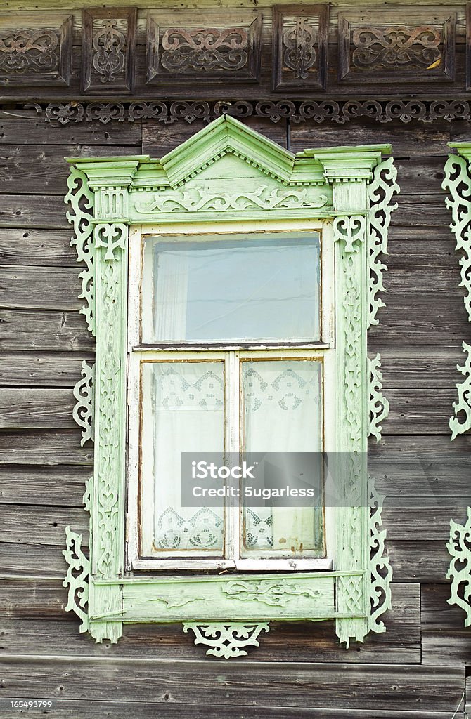 Stare okna w wiejskiej house - Zbiór zdjęć royalty-free (Antyczny)