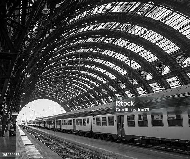 Stazione Ferroviaria - ミラノ中央駅のストックフォトや画像を多数ご用意 - ミラノ中央駅, イタリア, テクノロジー