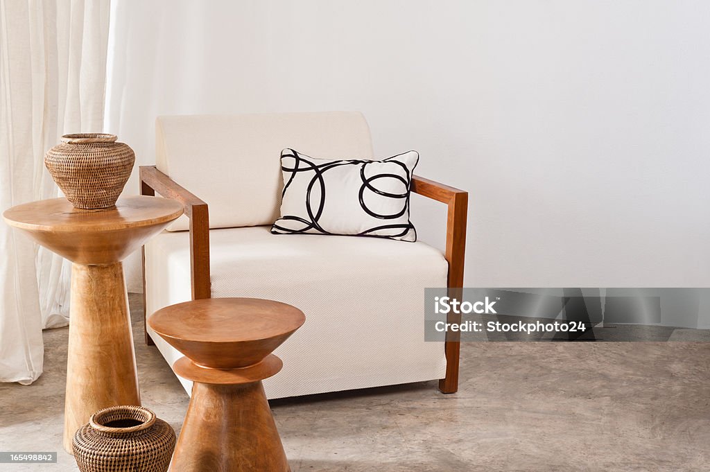 Weißer Sessel im Wohnzimmer - Lizenzfrei Architektur Stock-Foto