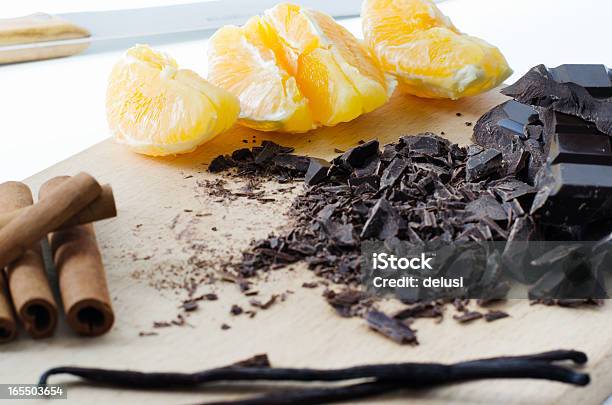 Orangenschokoladenvanillezimtbereit Für Das Dessert Stockfoto und mehr Bilder von Bauholz-Brett