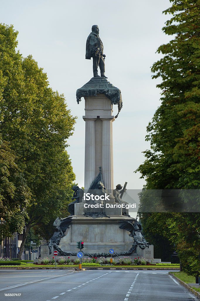 Architettura Torino Monumento di Vittorio Emanuele II - Foto stock royalty-free di Bronzo
