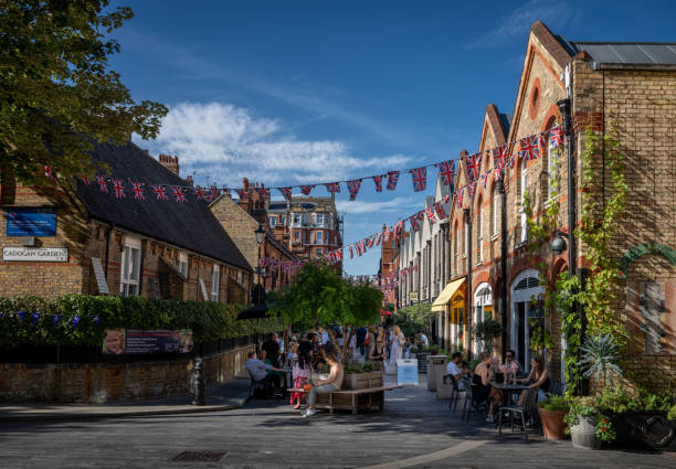 250+ Sloane Square London Stock Photos, Pictures & Royalty-Free
