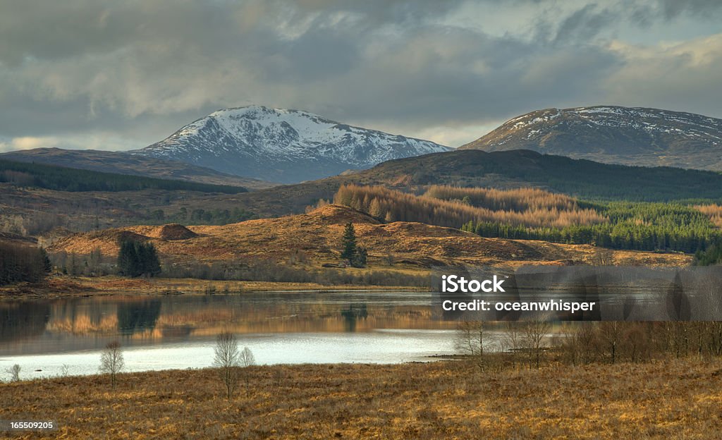 Panorama com Lago de Montanha - Royalty-free Montanhas Cairngorm Foto de stock