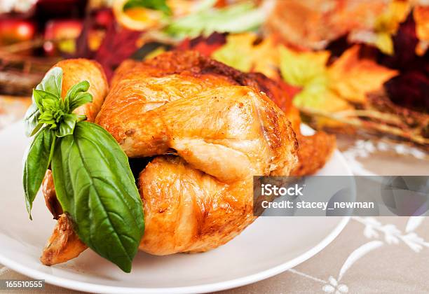 Photo libre de droit de Dîner Traditionnel Pour Les Fêtes De Thanksgiving banque d'images et plus d'images libres de droit de Aliment - Aliment, Aliment rôti, Aliments et boissons