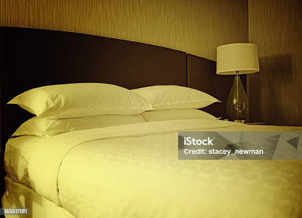ラグジュアリーホテルベッドルーム - くつろぐのストックフォトや画像を多数ご用意 - くつろぐ, インテリア, カラー画像