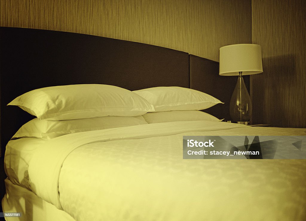 Luksusowy Hotel Pokój łóżko - Zbiór zdjęć royalty-free (Architektura)
