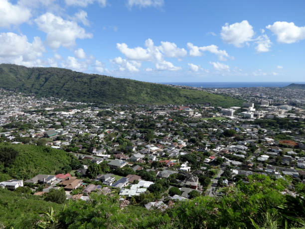 istock Manoa Valley on Oahu: A Scenic and Cultural Destination 1655314517