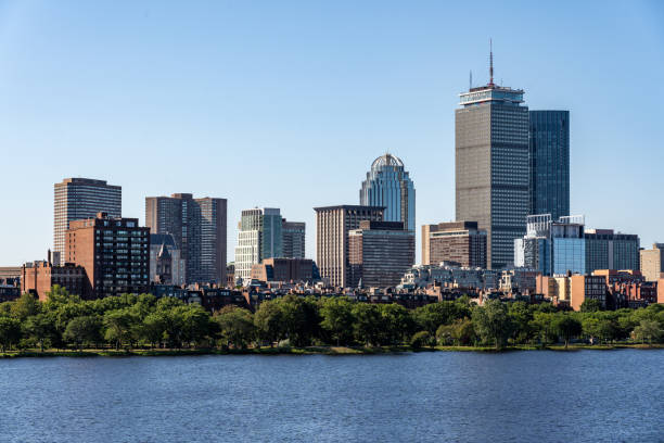 widok na panoramę centrum bostonu o poranku widziany z mostu longfellow bridge - boston charles river cambridge skyline zdjęcia i obrazy z banku zdjęć