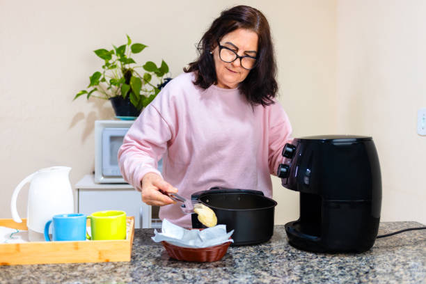 istock Air Fryer 1655618299