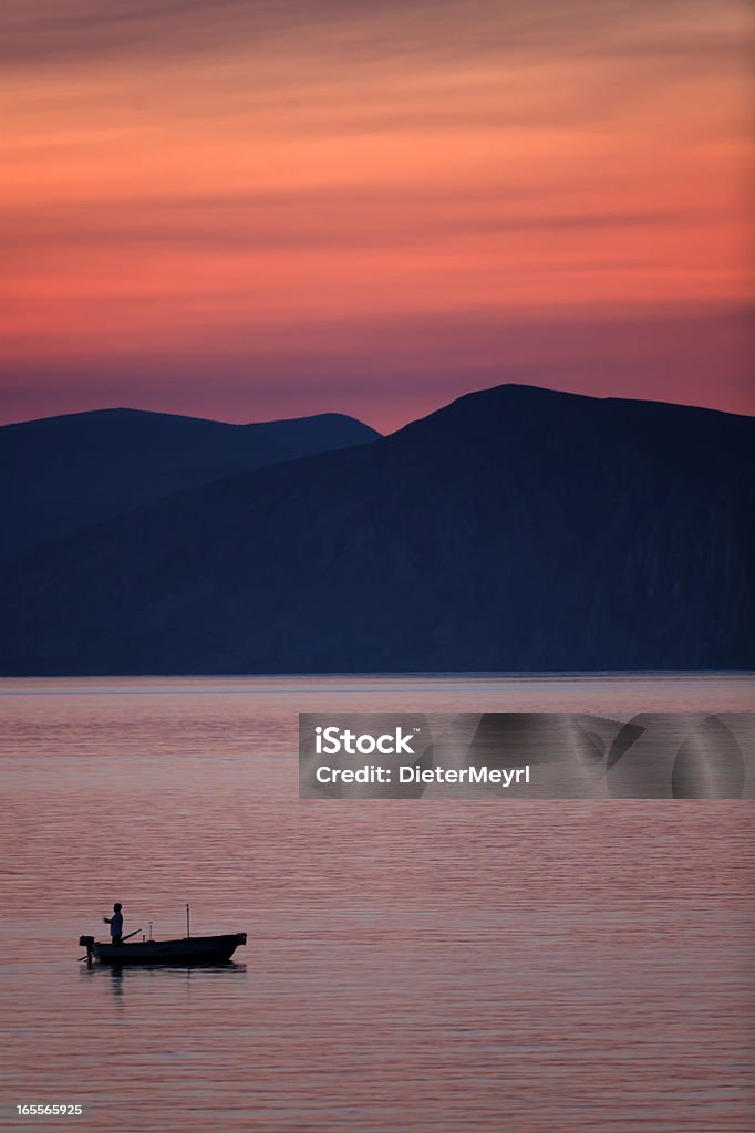 Pêche au coucher du soleil - Photo de Bateau de pêche libre de droits