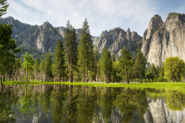 istock Yosemite Pond with Reflection of Peaks 165581239