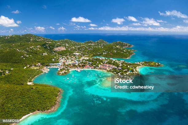 Aerial Shot Ofкрусбей Stjohn В Виргинские Острова Сша — стоковые фотографии и другие картинки Виргинские острова