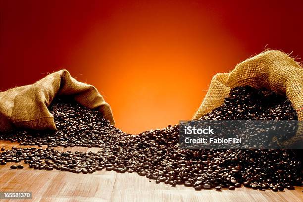 コーヒー豆 - コーヒー豆のストックフォトや画像を多数ご用意 - コーヒー豆, 背景, 荒い麻布