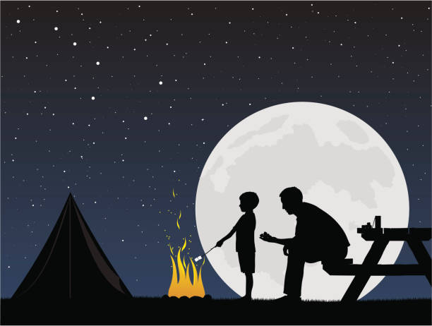 ilustraciones, imágenes clip art, dibujos animados e iconos de stock de padre e hijo en hoguera de campamento - super moon