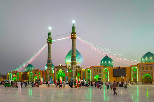 красивая мечеть джамкаран иран - friday mosque стоковые фото и изображения