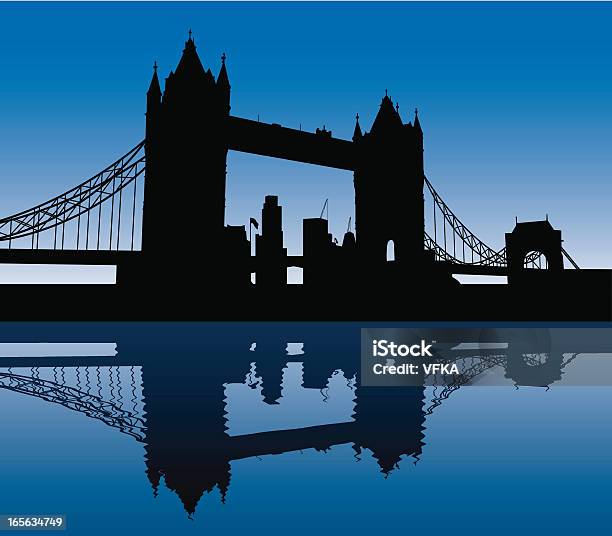 Ilustración de Tower Bridge y más Vectores Libres de Derechos de Tower Bridge - Tower Bridge, Londres - Inglaterra, Cielo