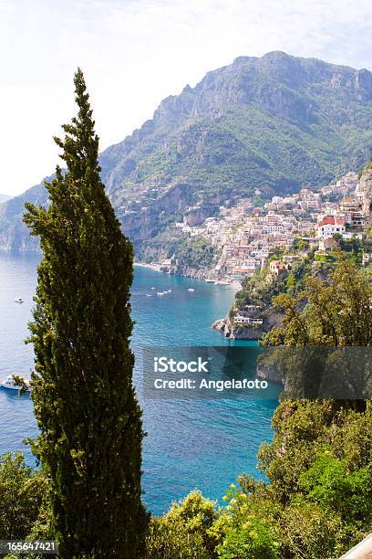 Costa Amalfi Do Godstrail Positano Cidade - Fotografias de stock e mais imagens de Mar Mediterrâneo - Mar Mediterrâneo, Uva, Andar de Pónei