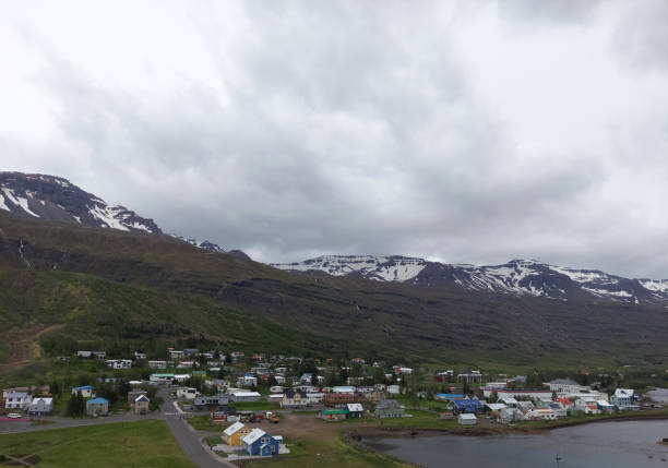 istock Mountain range in Iceland with flowing waters, serene sky, and harmonious architecture 1656509970