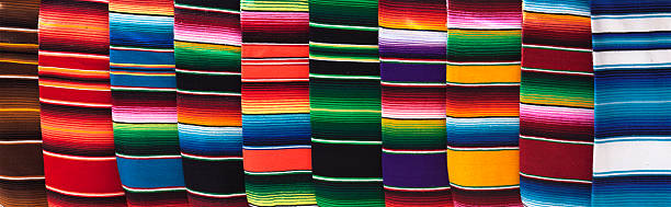 mexikanische farben - bedding merchandise market textile stock-fotos und bilder