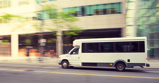 シャトルバスの旅客 - city urban scene canada commercial land vehicle ストックフォトと画像