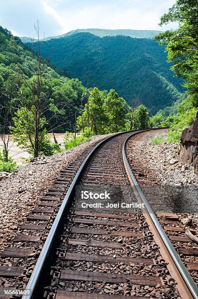 열차 트랙을 베네수엘라식 Appalachia 산에 대한 스톡 사진 및 기타 이미지 - 산, 철, 테네시