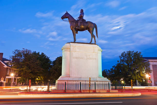 istock Stonewall Jackson Monument In Richmond, Virginia 165663479