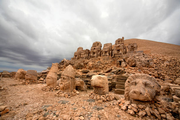 nemrut - commagene photos et images de collection