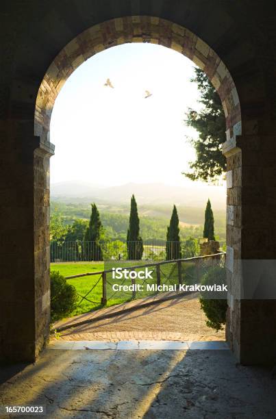 Tuscan Cena - Fotografias de stock e mais imagens de Toscana - Itália - Toscana - Itália, Itália, Arco - Caraterística arquitetural