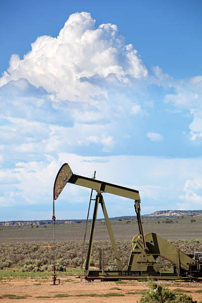 tour de forage - oil industry industry new mexico oil drill photos et images de collection