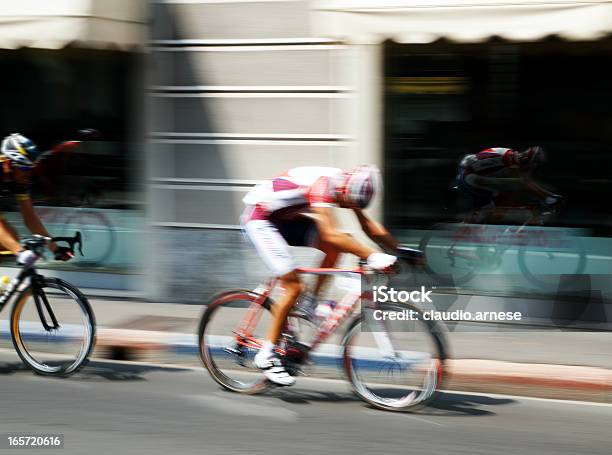 Los Ciclistas Raza Imagen De Color Foto de stock y más banco de imágenes de Andar en bicicleta - Andar en bicicleta, Maratón, Bicicleta