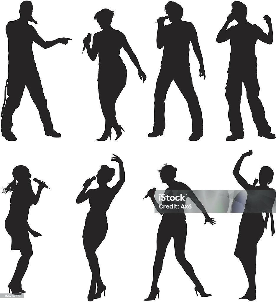 People singing and performing American Idol style - Royalty-free Zingen vectorkunst