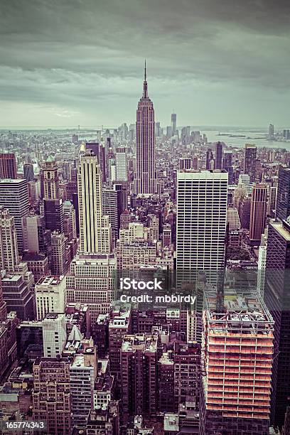 Foto de Horizonte Da Cidade De Nova York Eua e mais fotos de stock de Arquitetura - Arquitetura, Arranha-céu, Atlântico Central EUA