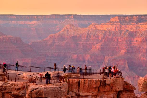 point de vue du grand canyon en arizona, états-unis au coucher du soleil - grand view point photos et images de collection