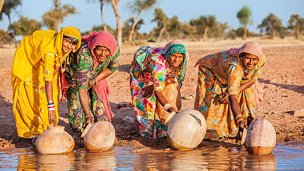 인도어 여자대표 수집 저수시설 메트로폴리스 호수, 가가와 - india rajasthan thar desert travel 뉴스 사진 이미지