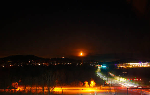 istock View of eastern Franklin, Tennessee at night 1657817717