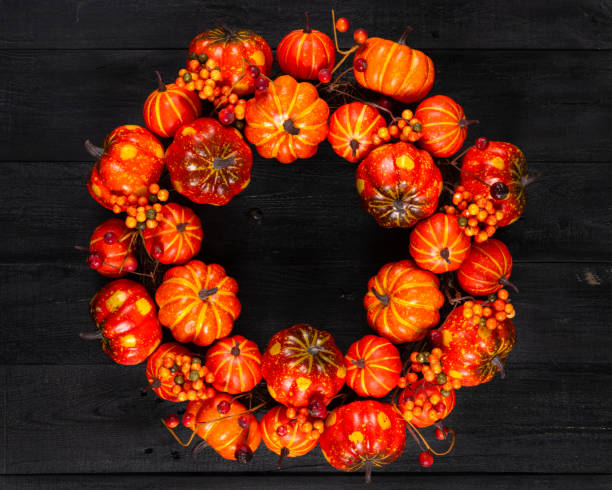 istock Pumpkins Thanksgiving Wreath 1657858185