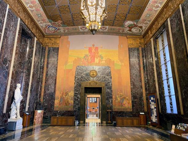 istock Louisiana State Capitol Building in Baton Rouge 1657858213