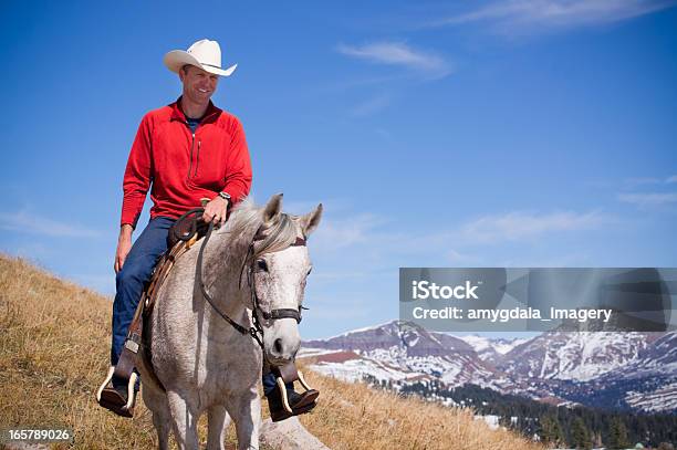 Photo libre de droit de Style De Vie Des Rocheuses banque d'images et plus d'images libres de droit de Colorado - Colorado, Monter à cheval, Équitation de loisir