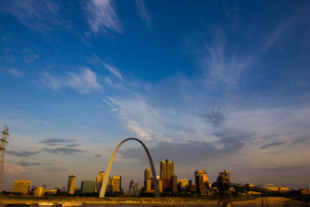 istock Downtown St. Louis, Missouri 1657929070