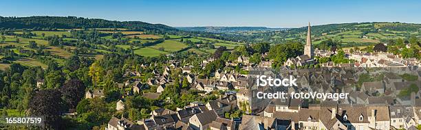 Luftaufnahme Über Hübsche Country Village Patchwork Landscape Stockfoto und mehr Bilder von Cotswolds