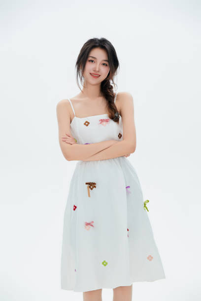 istock A Chinese female college student against a white background 1658219067