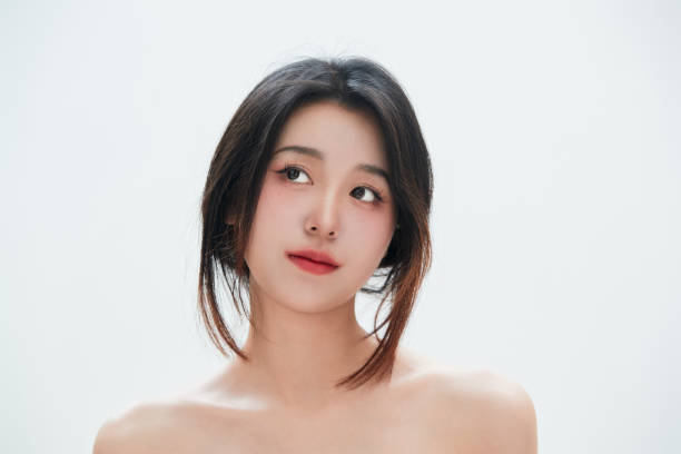 istock A Chinese female college student against a white background 1658231171