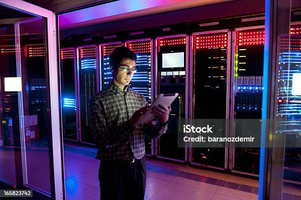 It 엔지니어 작업 서버 구성 네트워크 보안에 대한 스톡 사진 및 기타 이미지 - 네트워크 보안, 테크놀로지, 네트워크 서버
