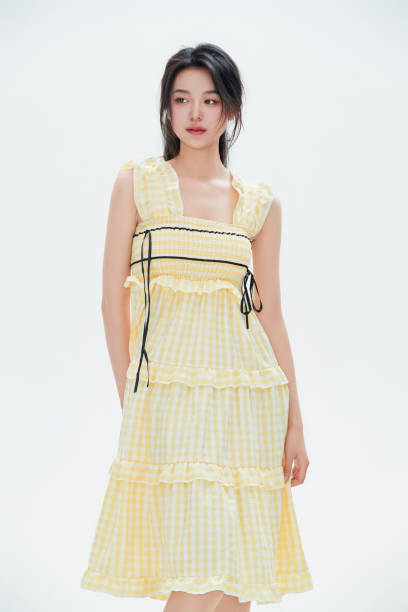 istock A Chinese female college student against a white background 1658261854