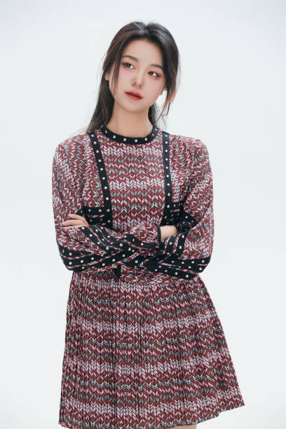istock A Chinese female college student against a white background 1658264542