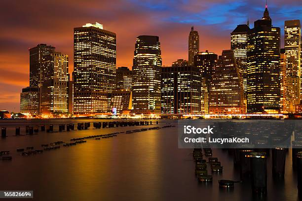 New York City Skyline Bei Nacht Stockfoto und mehr Bilder von Abenddämmerung - Abenddämmerung, Anlegestelle, Architektur