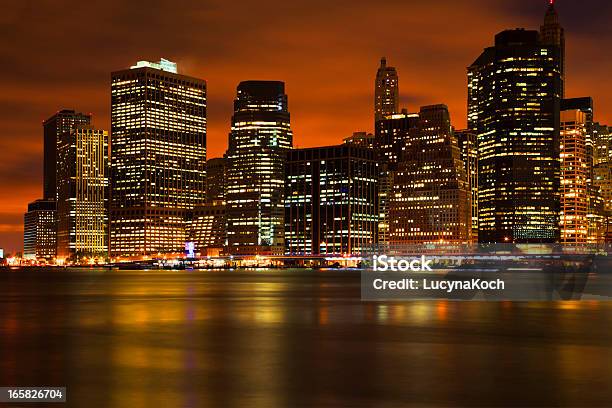 New York City Skyline Bei Nacht Stockfoto und mehr Bilder von Abenddämmerung - Abenddämmerung, Anlegestelle, Architektur